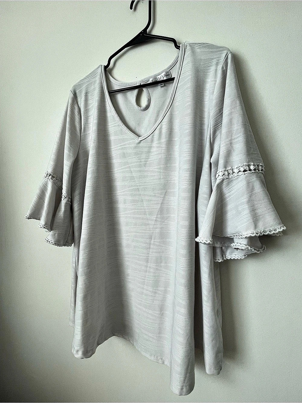 Stem & Vine White Flare Sleeve Tunic Size 2X Like New